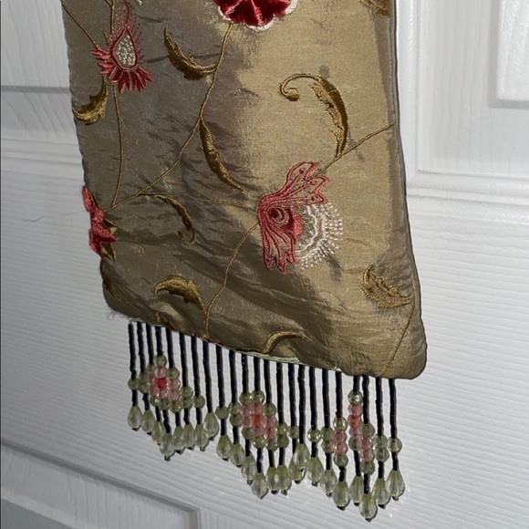 Vintage Floral Beaded Crossbody Bag - Picture 5 of 7